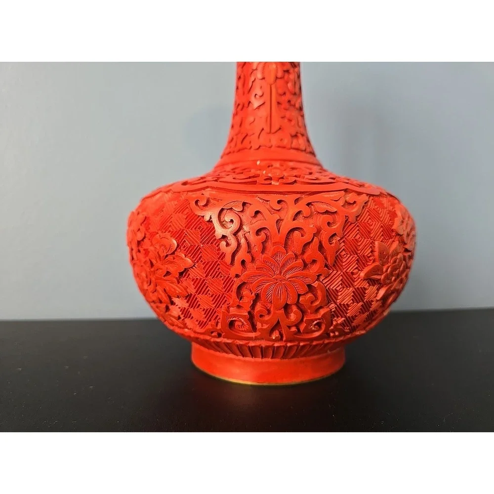 VTG CHINESE HAND CARVED FLORAL RED CINNABAR BLUE ENAMEL BRASS‎ LACQUER VASE 9.5